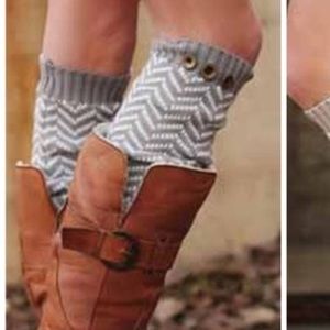 Herringbone leg warmers (dark gray/white)